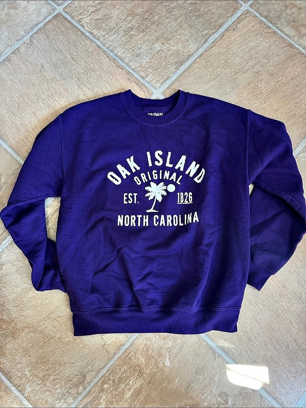 Oak Island NC Gildan DryBlend Crewneck Sweatshirt Purple Size M